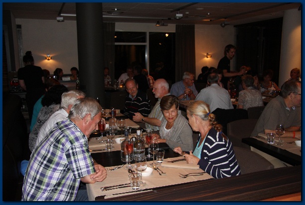 600x399 pixels (104K)